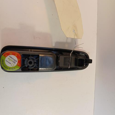 Interrupteur de leve vitre arriere droit PEUGEOT 5008 1
