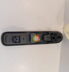 Interrupteur de leve vitre avant droit PEUGEOT 5008 1
