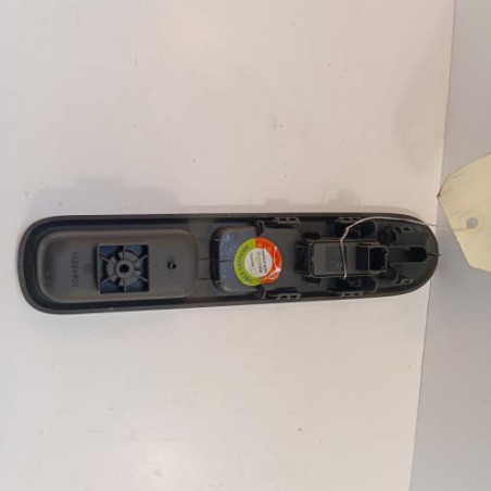 Interrupteur de leve vitre avant droit PEUGEOT 5008 1