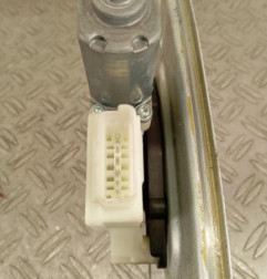 Leve vitre electrique avant droit RENAULT KADJAR Photo n°3