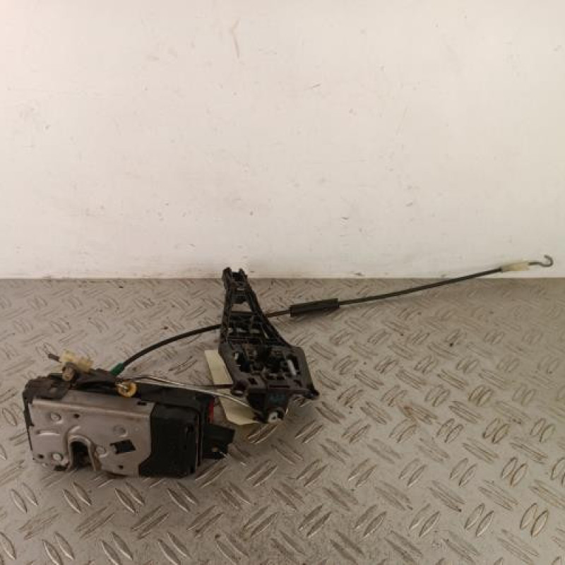 Serrure avant gauche OPEL ASTRA H