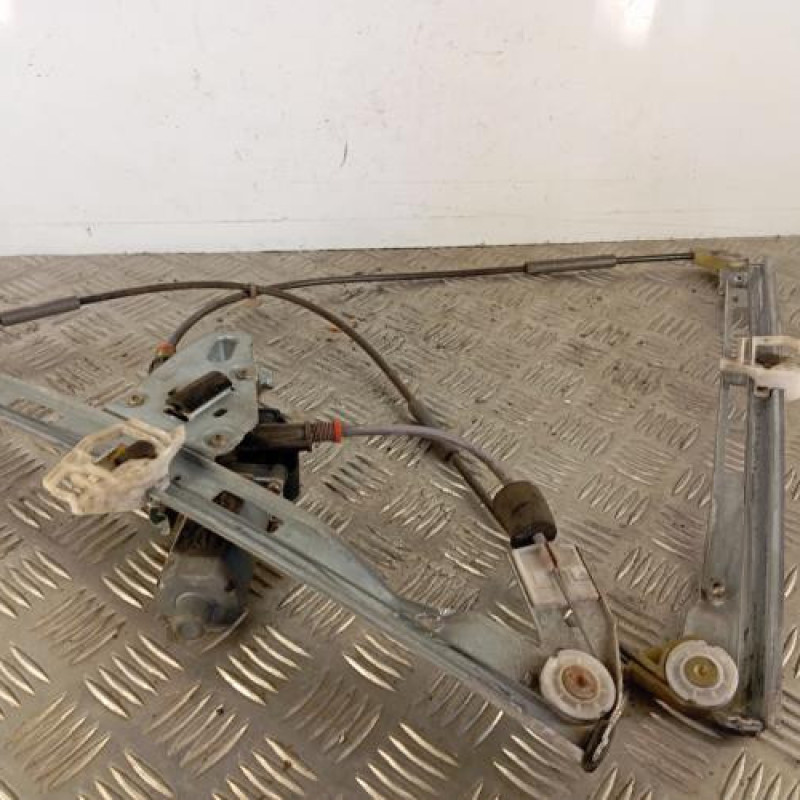 Leve vitre electrique avant gauche PEUGEOT 206