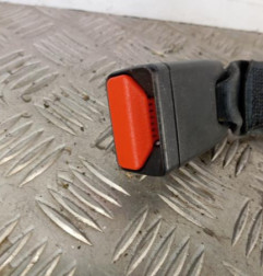 Attache ceinture arriere gauche PEUGEOT 208 1