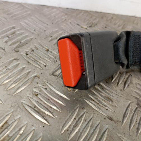 Attache ceinture arriere gauche PEUGEOT 208 1
