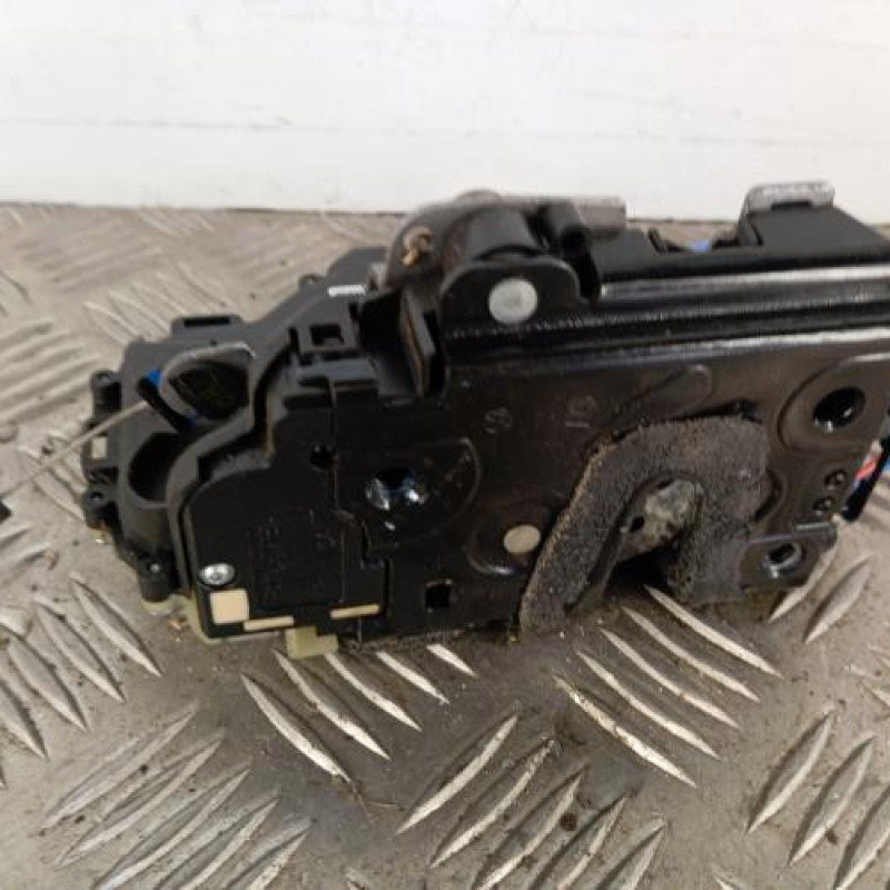 Serrure arriere droit VOLKSWAGEN POLO 4 Serrure arriere droit VOLKSWAGEN POLO 4