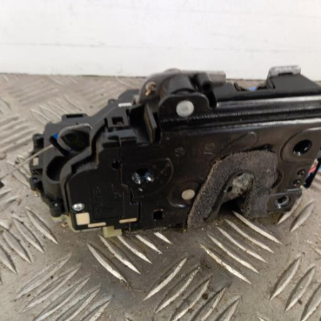 Serrure arriere droit VOLKSWAGEN POLO 4 Photo n°1