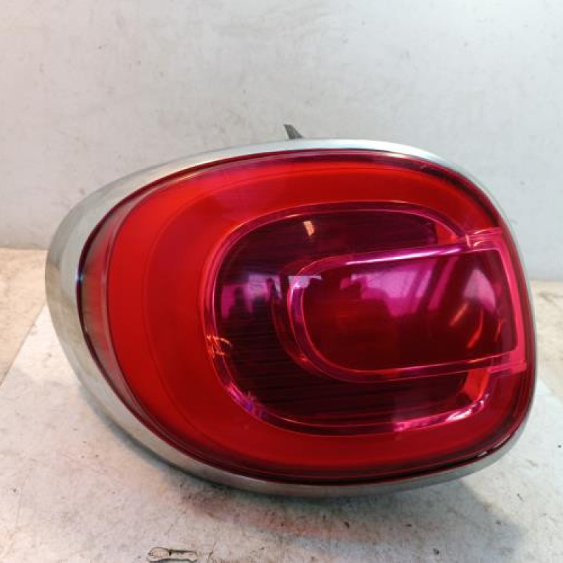 Feu arriere principal gauche (feux) FIAT 500L Feu arriere principal gauche (feux) FIAT 500L