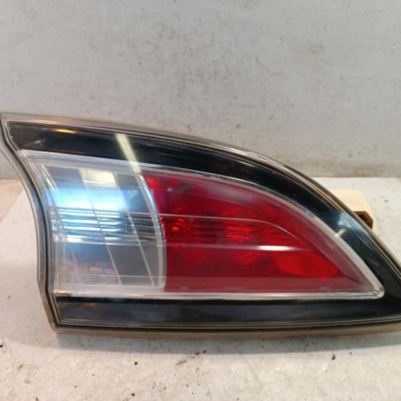Feu arriere secondaire gauche (feux) MAZDA 3 2 Feu arriere secondaire gauche (feux) MAZDA 3 2