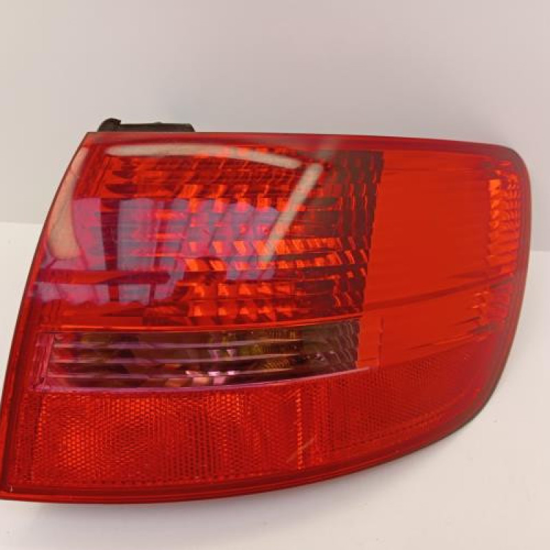 Feu arriere principal droit (feux) AUDI A6 2 Feu arriere principal droit (feux) AUDI A6 2