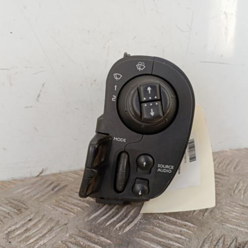 Commodo d'essuie glaces RENAULT CLIO 3 Commodo d'essuie glaces RENAULT CLIO 3