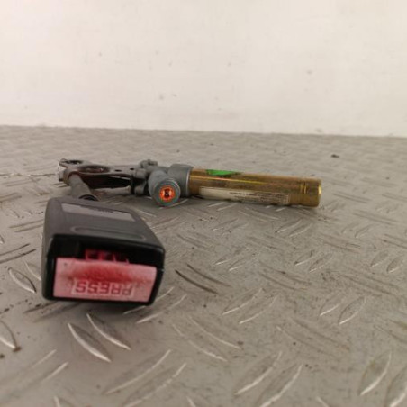 Attache ceinture avant gauche CITROEN SAXO