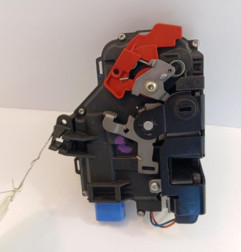 Serrure arriere droit VOLKSWAGEN GOLF 5 Photo n°1