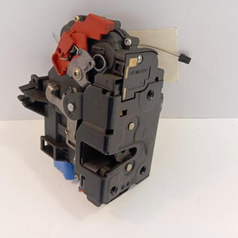 Serrure avant droit VOLKSWAGEN GOLF 5 Serrure avant droit VOLKSWAGEN GOLF 5