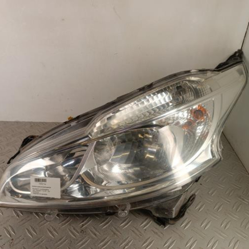 Optique avant principal gauche (feux)(phare) PEUGEOT 208 1