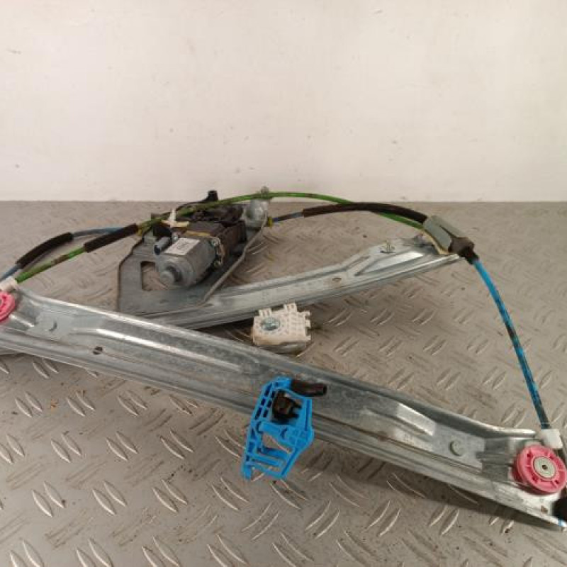 Leve vitre electrique avant gauche PEUGEOT 208 1