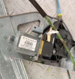 Leve vitre electrique avant gauche PEUGEOT 208 1