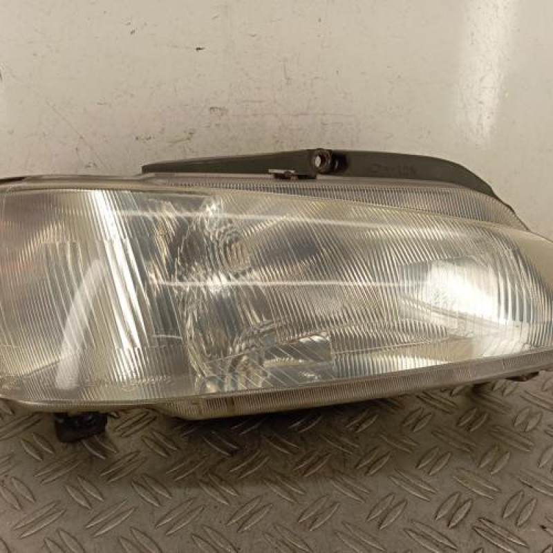 Optique avant principal droit (feux)(phare) PEUGEOT 106