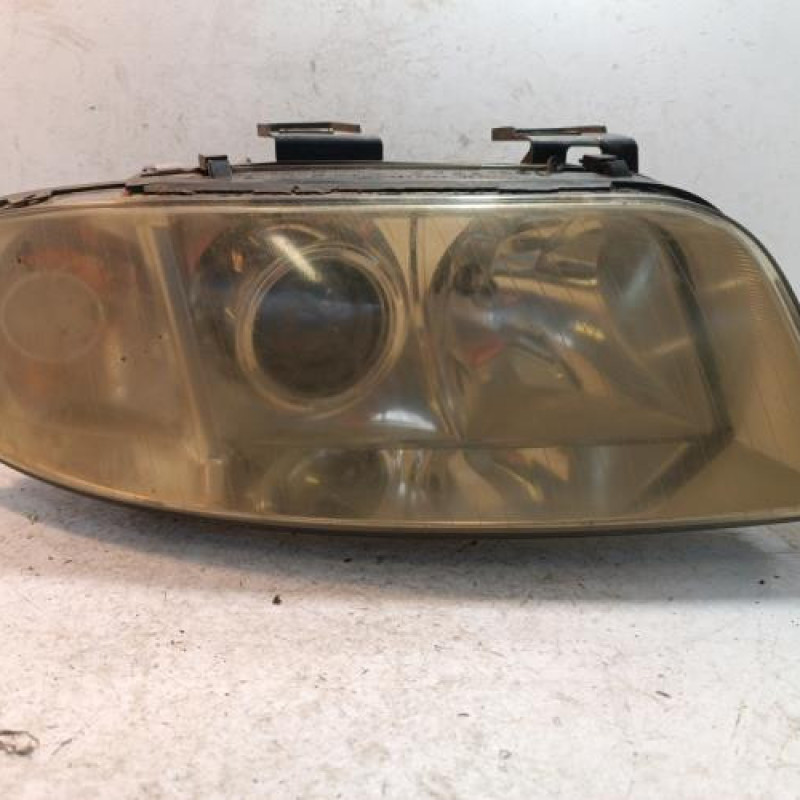 Optique avant principal droit (feux)(phare) AUDI A6 2