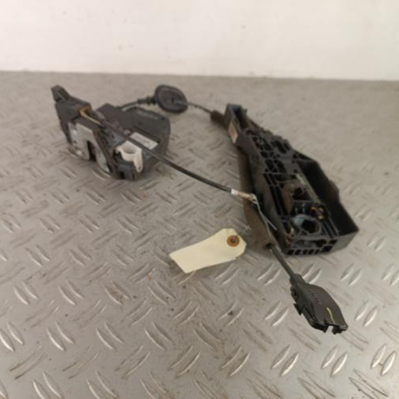 Serrure avant gauche RENAULT CLIO 4 Serrure avant gauche RENAULT CLIO 4