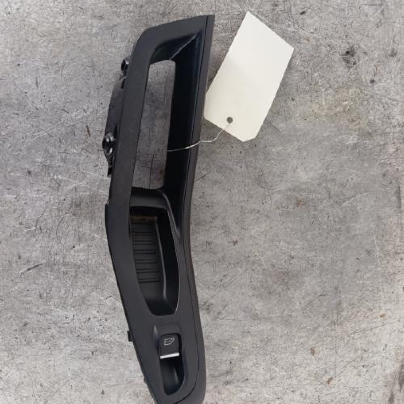 Interrupteur de leve vitre avant droit FORD FIESTA 6