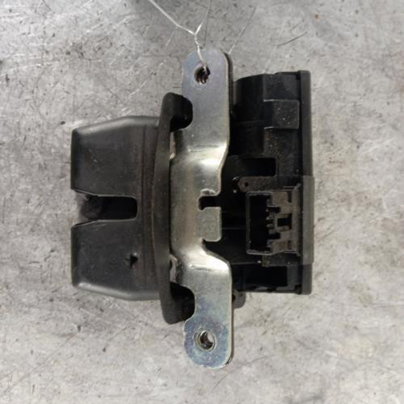Serrure de hayon FORD FIESTA 6 Serrure de hayon FORD FIESTA 6