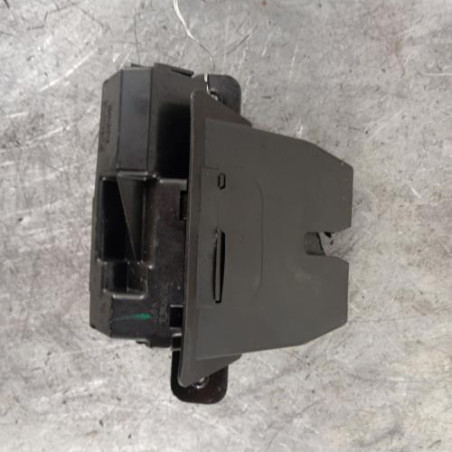 Serrure de hayon FORD FIESTA 6