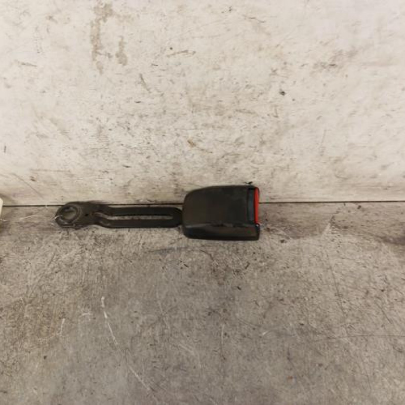 Attache ceinture avant gauche PEUGEOT 306