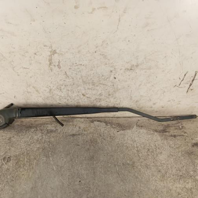 Bras essuie glace avant gauche CITROEN C4 CACTUS Bras essuie glace avant gauche CITROEN C4 CACTUS