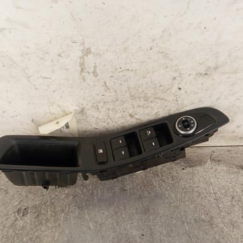 Interrupteur de leve vitre avant gauche HYUNDAI I 20 2