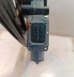 Leve vitre electrique avant droit FIAT 500L Photo n°4