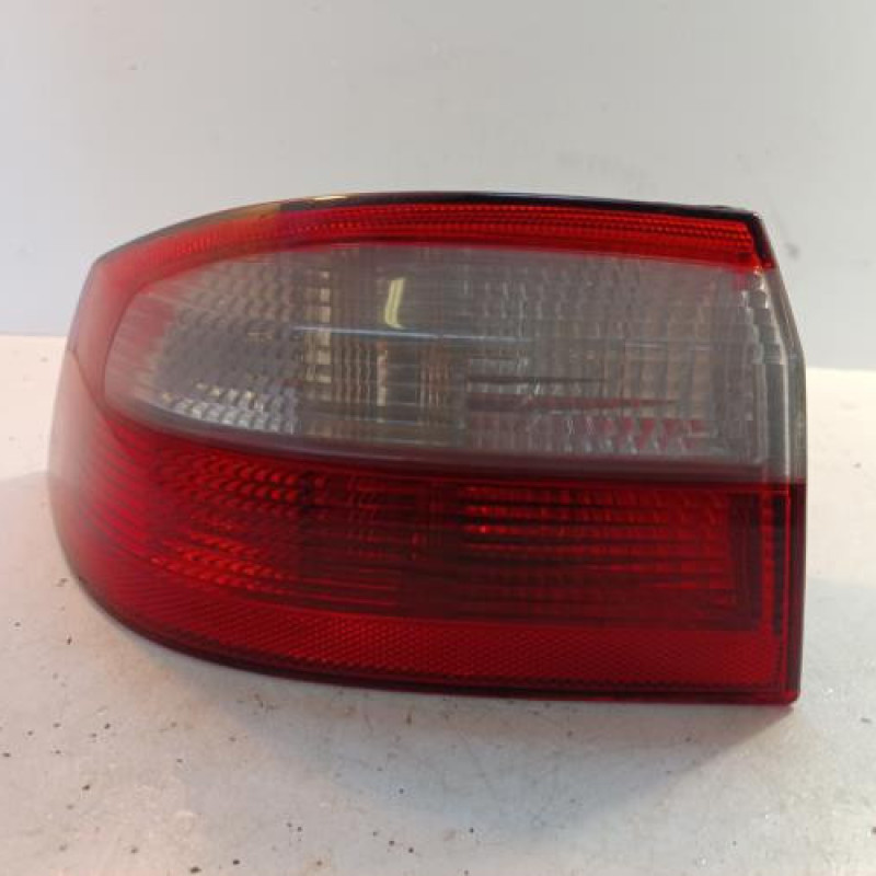 Feu arriere principal gauche (feux) RENAULT LAGUNA 2 Feu arriere principal gauche (feux) RENAULT LAGUNA 2