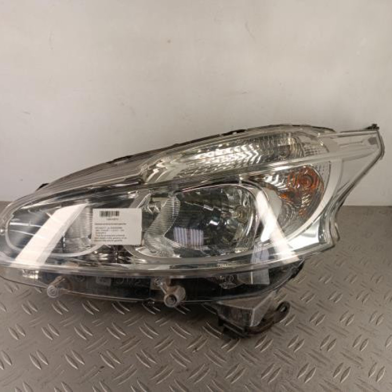 Optique avant principal gauche (feux)(phare) PEUGEOT 208 1