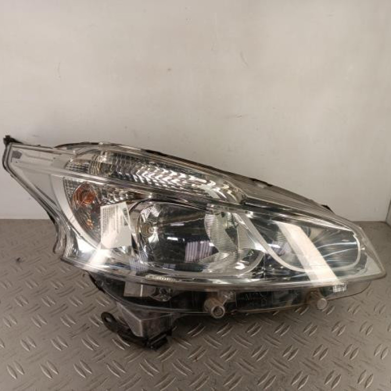 Optique avant principal droit (feux)(phare) PEUGEOT 208 1