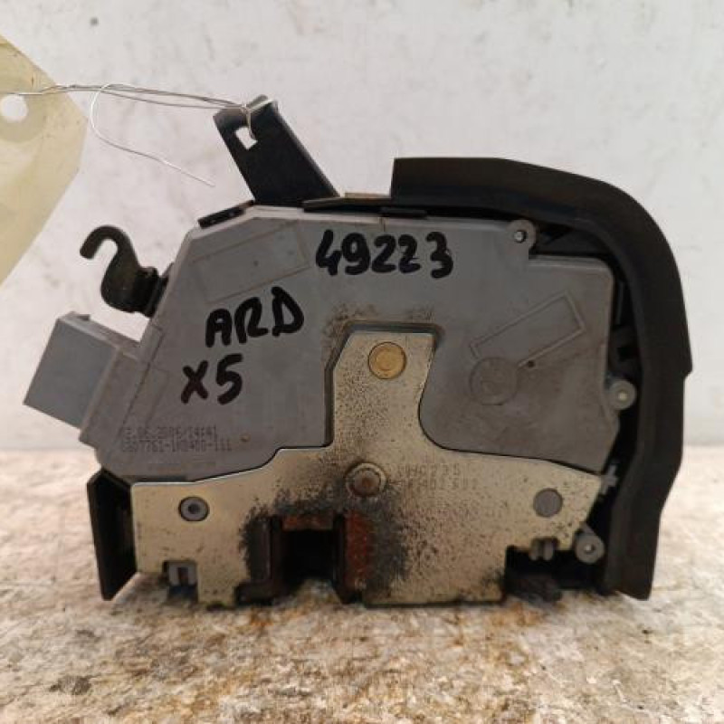Serrure arriere droit BMW X5 E53 Serrure arriere droit BMW X5 E53