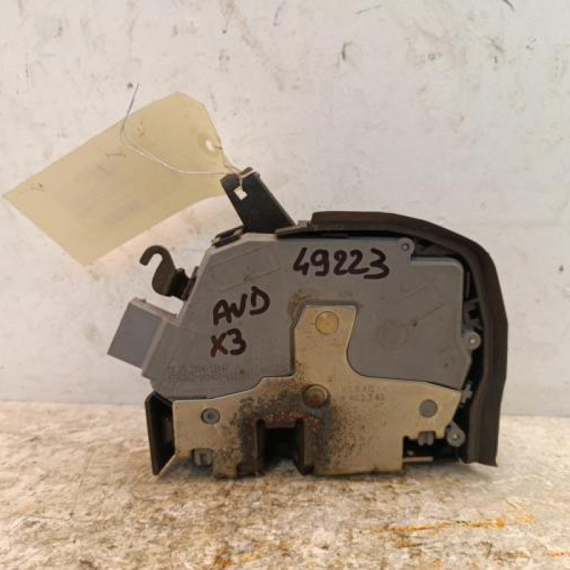 Serrure avant droit BMW X5 E53 Serrure avant droit BMW X5 E53