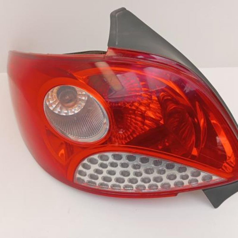 Feu arriere principal gauche (feux) PEUGEOT 206+ Feu arriere principal gauche (feux) PEUGEOT 206+