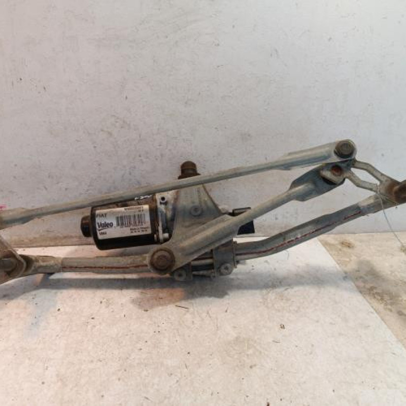 Moteur essuie glace avant FIAT 500L Moteur essuie glace avant FIAT 500L