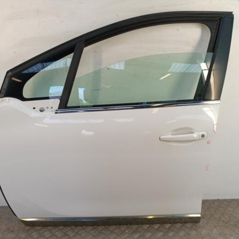 Porte avant gauche PEUGEOT 2008 1