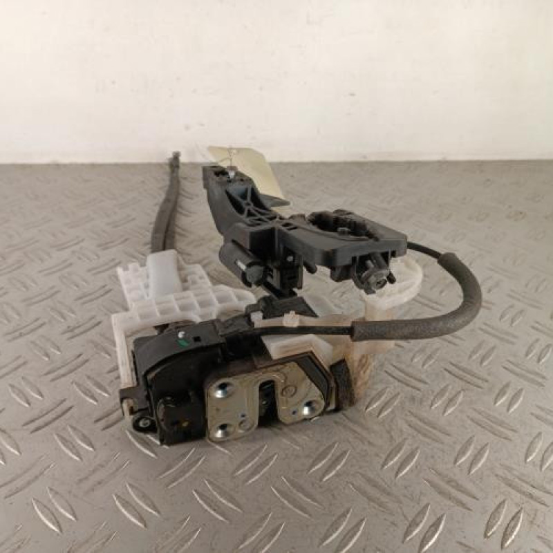Serrure avant gauche HYUNDAI IX 35 Serrure avant gauche HYUNDAI IX 35