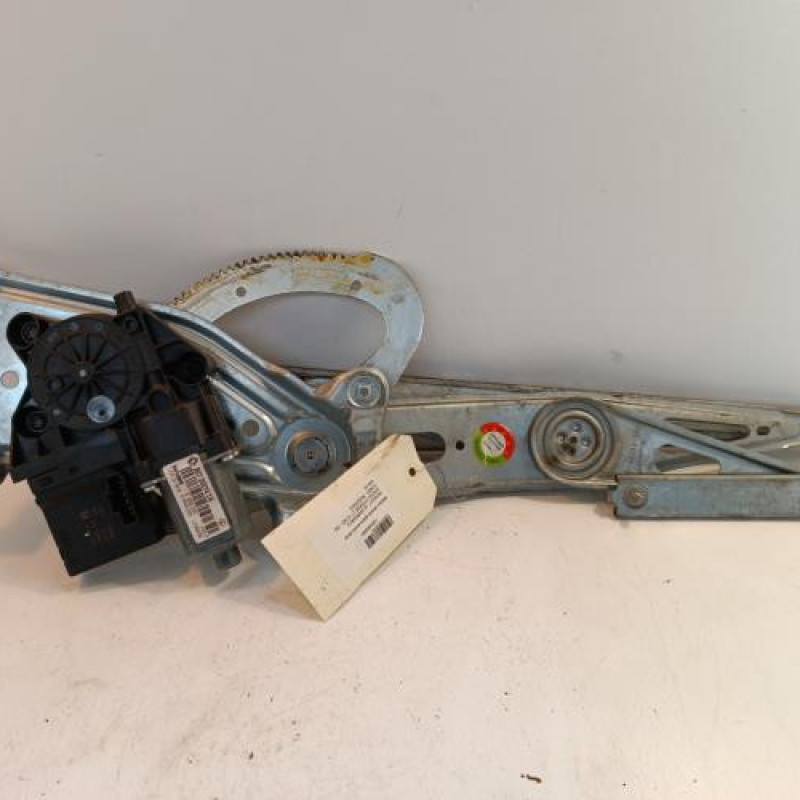 Moteur essuie glace avant droit RENAULT SCENIC 3