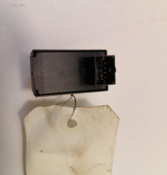 Interrupteur de leve vitre avant droit FIAT GRANDE PUNTO