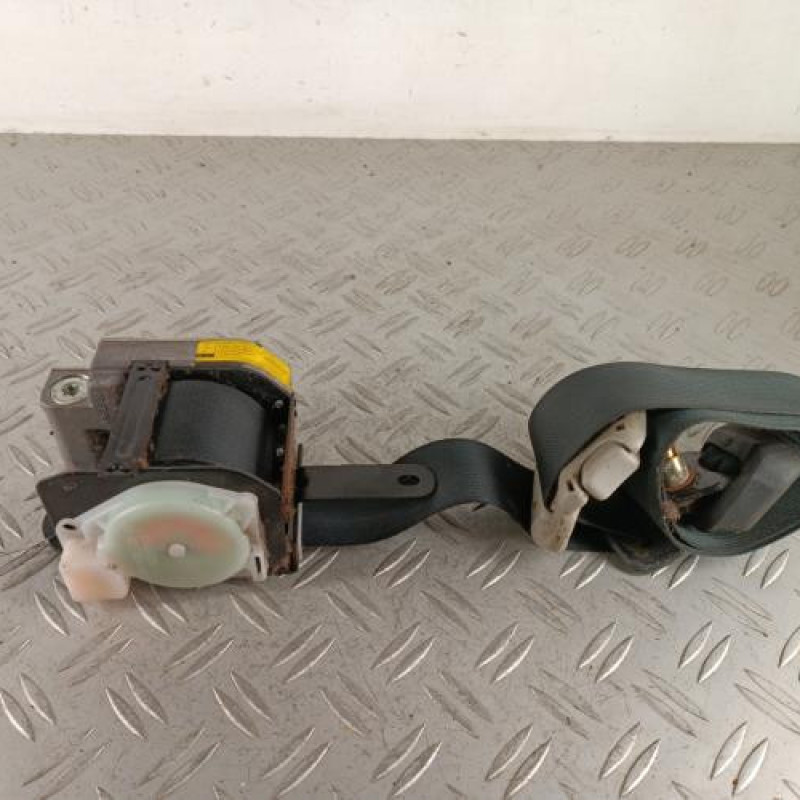 Ceinture avant gauche TOYOTA YARIS 1 Ceinture avant gauche TOYOTA YARIS 1