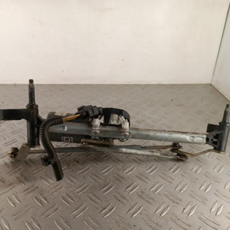 Moteur essuie glace avant OPEL CORSA D Moteur essuie glace avant OPEL CORSA D