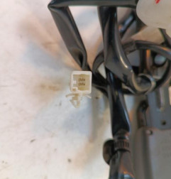 Attache ceinture avant gauche TOYOTA PRIUS 2 Photo n°6