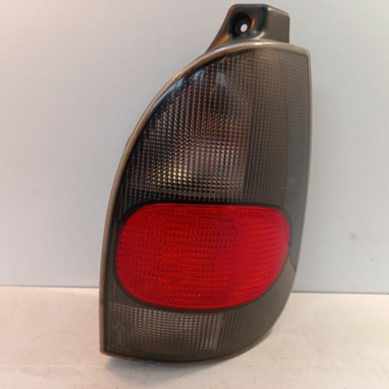 Feu arriere principal droit (feux) RENAULT ESPACE 3 Feu arriere principal droit (feux) RENAULT ESPACE 3