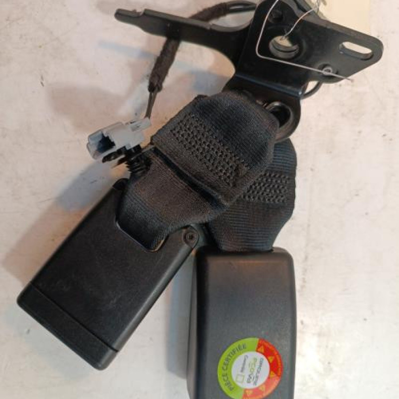 Attache ceinture arriere droit RENAULT CLIO 4