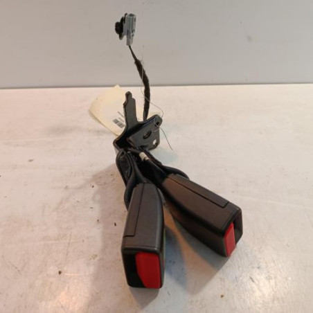 Attache ceinture arriere droit RENAULT CLIO 4