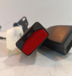 Attache ceinture arriere gauche RENAULT CLIO 4