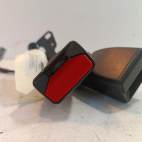 Attache ceinture arriere gauche RENAULT CLIO 4