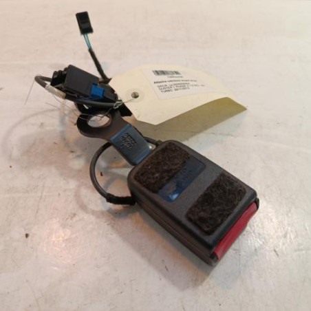 Attache ceinture avant droit DACIA DUSTER 1